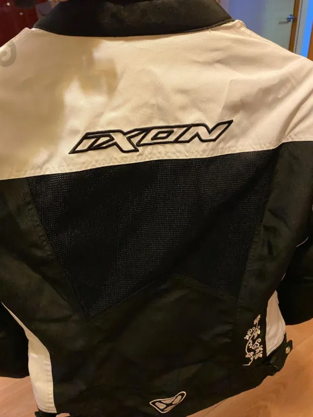 Chaqueta Ixon Electra Mujer Talla L Como
Nueva