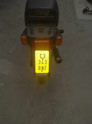 Ciclomotor Derbi Variant Box en perfecto estado