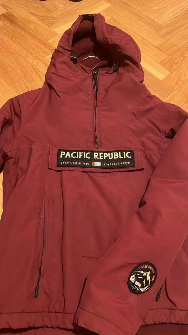 Abrigo Pacific Republic Rojo