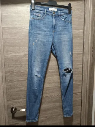 Pantalón vaquero largo Stradivarius 