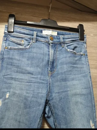 Pantalón vaquero largo Stradivarius 