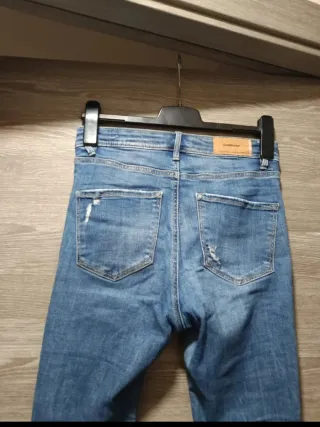 Pantalón vaquero largo Stradivarius 
