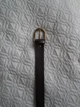 Cintura pelle nera fibbia oro