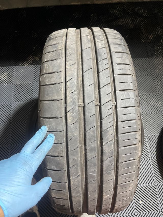 Neumático 235/40/19 96Y Touradot DOT24