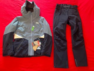 Chaqueta y Pantalón Helly Hansen 50% DE DESCUENTO!