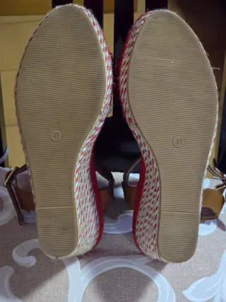 Sandalias de cuña rojas con plataforma talla 40
