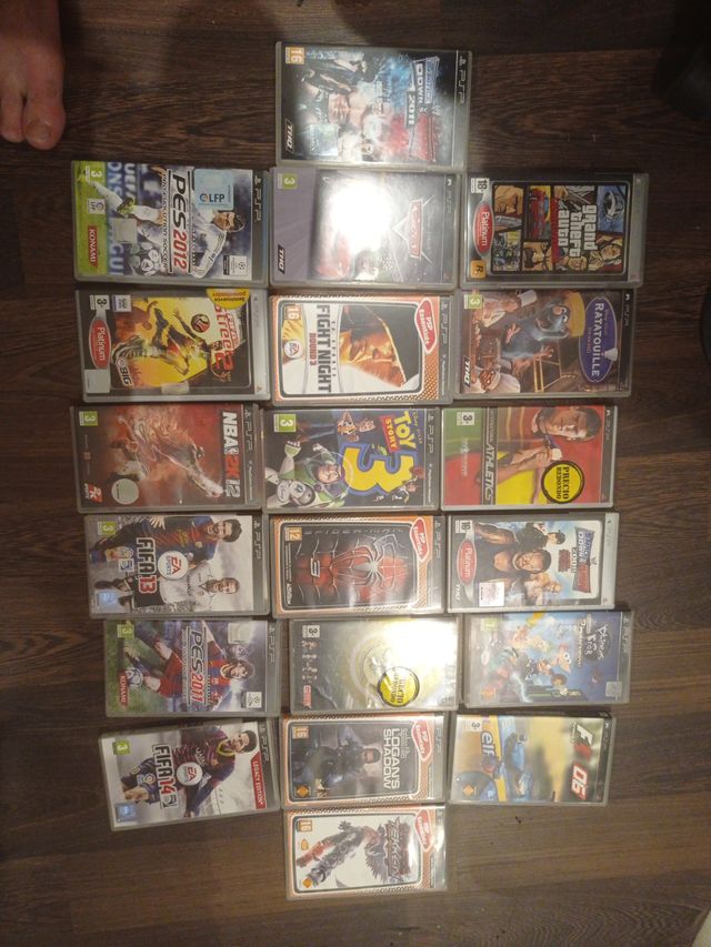 Pacchetto di 19 giochi per PSP