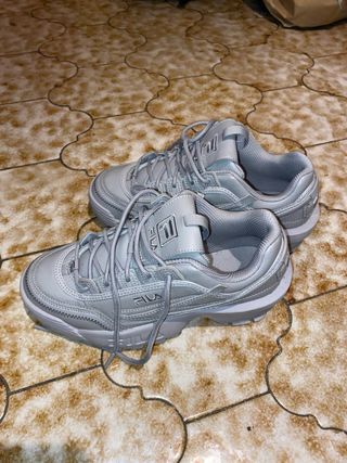 Zapatillas Fila grises talla 39