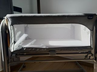 Minicuna Chicco Next2me Gris