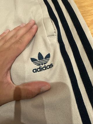 Pantalón Adidas Beige chándal 