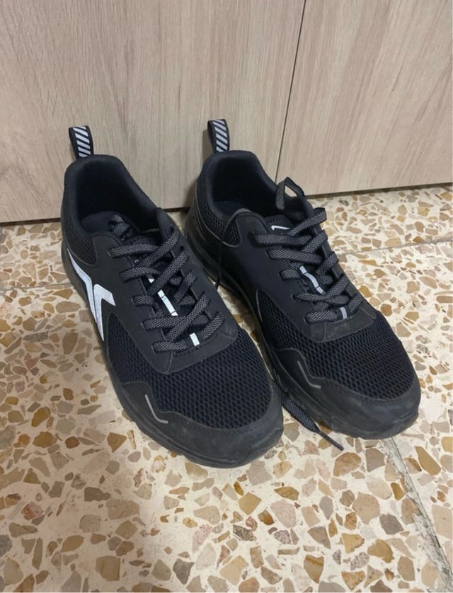 Zapatillas deportivas negras