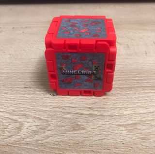 Statuetta Minecraft Rossa