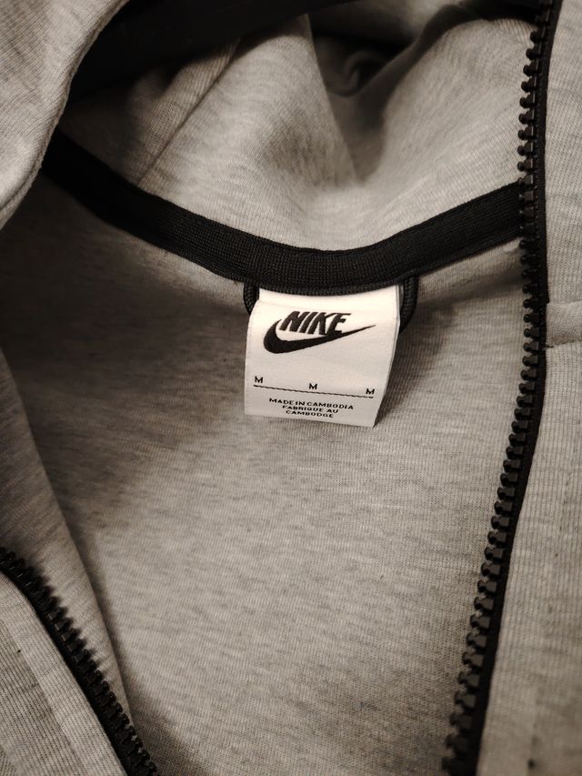 Giacca Nike grigia con cerniera taglia M