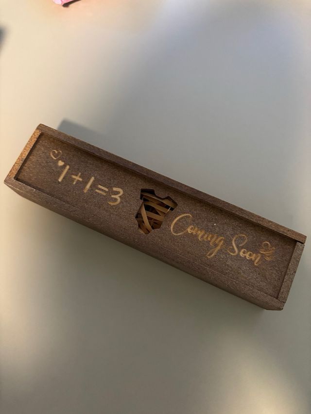 Caja anuncio embarazo o guardar prueba