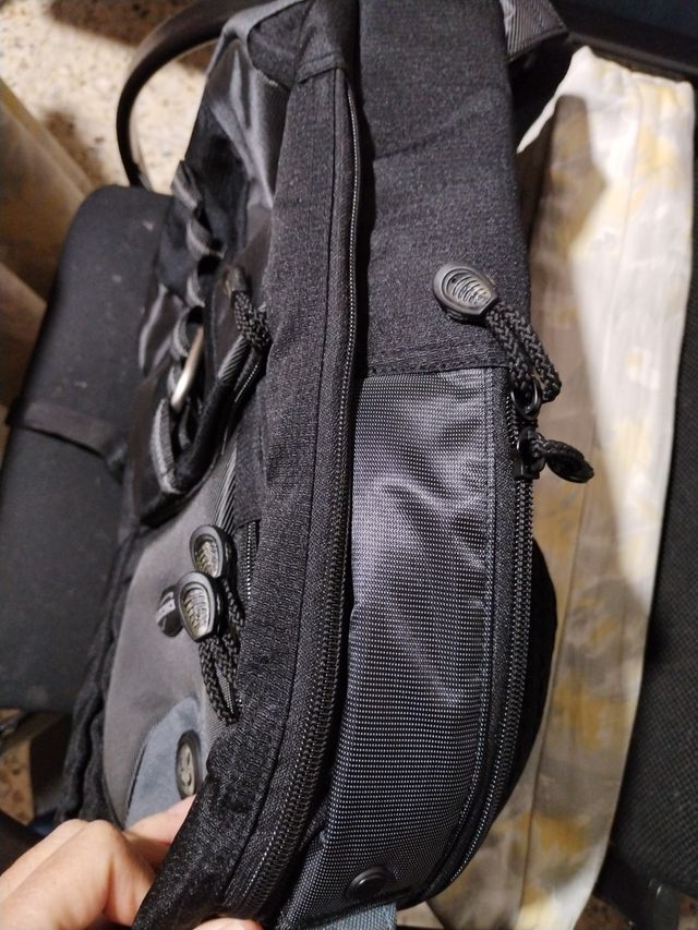 Mochila Dicota senderismo 36x46cm, tres cremallera