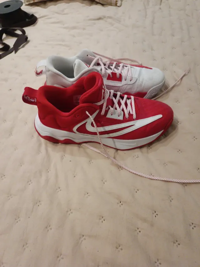 Zapatillas Baloncesto Nike Rojas y Blancas