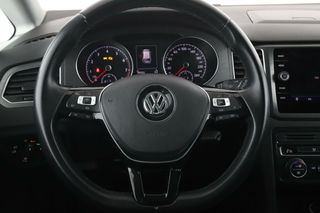 Volkswagen Golf 1.0 TSI Advance
