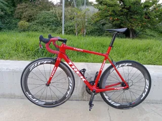Bicicleta Carretera Trek Emonda SLR Roja