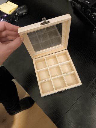 Portagioie in legno con divisori