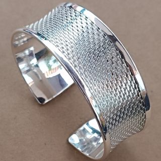 Pulsera Brazalete Plateada Rejilla