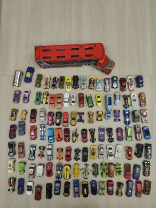 Lotto 110 Hot Wheels originali + camion