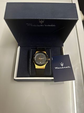 Reloj Maserati Negro y Dorado