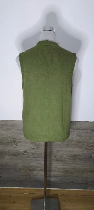 Chaleco tejido verde talla M