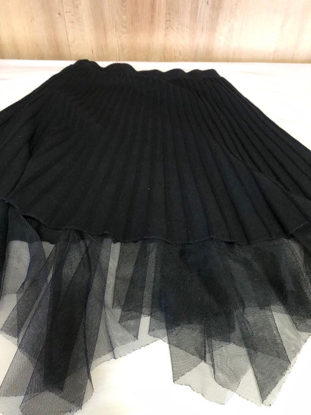 Gonna nera plissettata con tulle