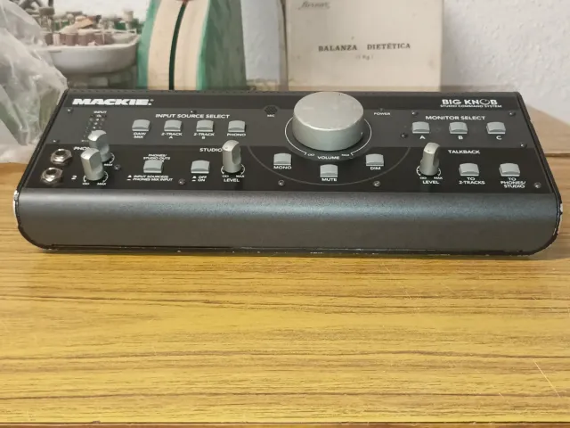 INTERFAZ DE AUDIO - MACKIE BIG KNOB STUDIO
