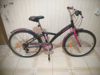 Bicicleta BTWIN niña/mujer 24 pulgadas com nueva 
