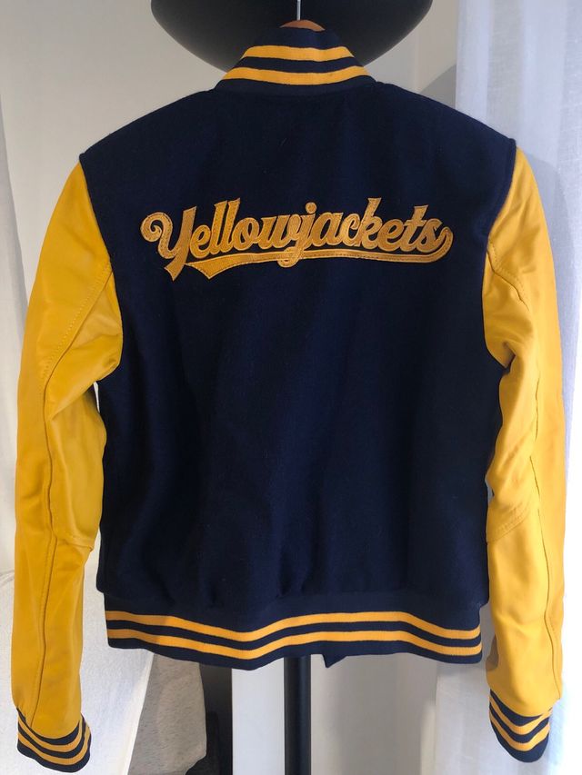 Chaqueta Yellowjackets