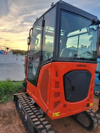 Excavadora Vortex Yanmar 2700kg