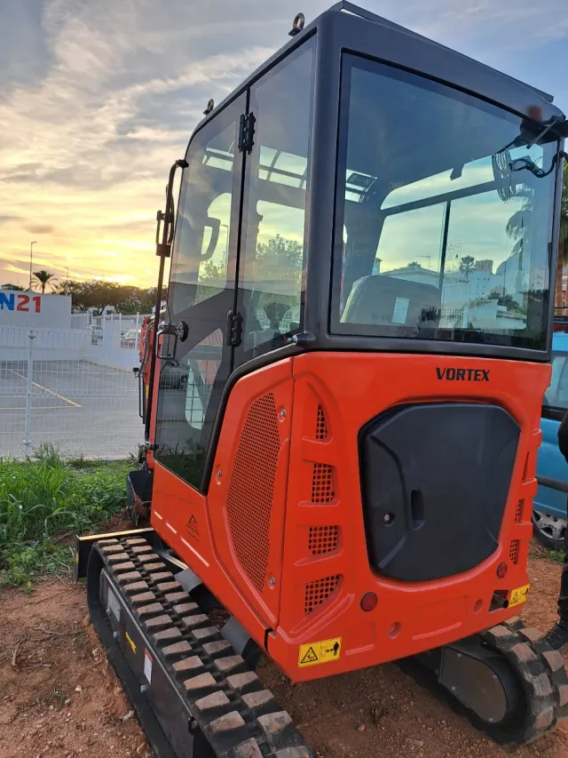 Excavadora Vortex Yanmar 2700kg