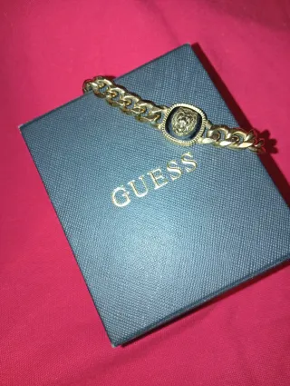 Conjunto Guess Collar, Pulsera y Anillo Dorado
