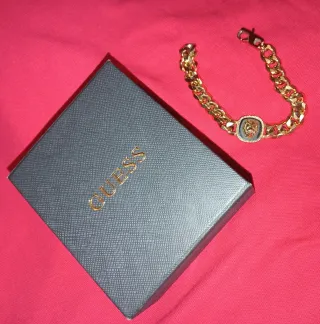 Conjunto Guess Collar, Pulsera y Anillo Dorado
