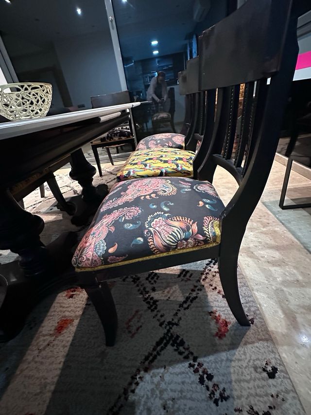 Mesa comedor extensible a 280cms y 8 sillas