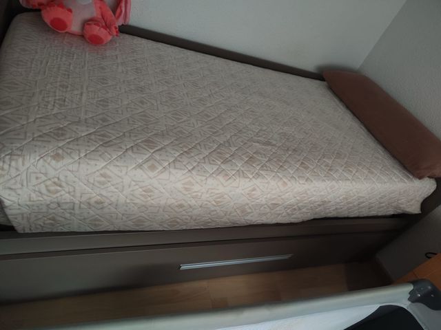 Cama nido beige y rosa