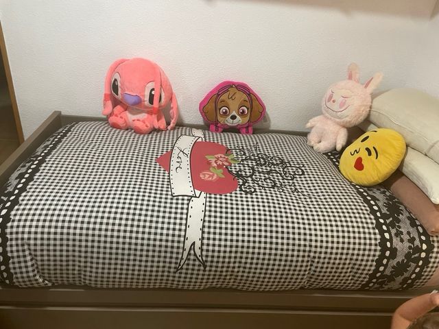 Cama nido beige y rosa