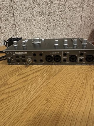 Audient iD44 MKII Interfaz de Audio