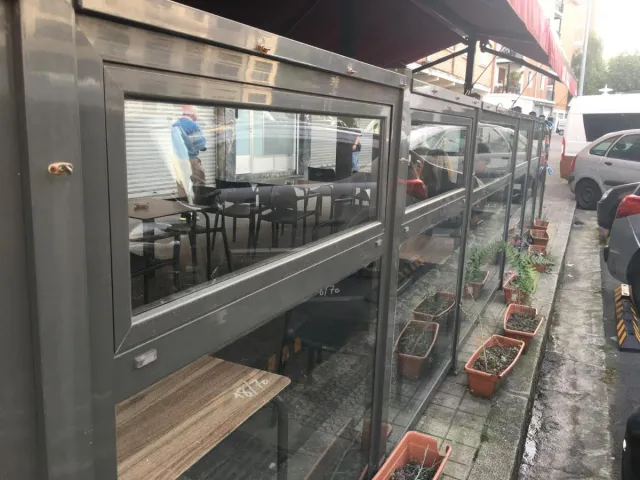 Paneles para terraza de bar