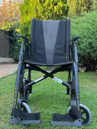 Silla de ruedas casi nueva