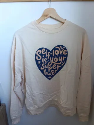 Sudadera Beige con Corazón Self-love