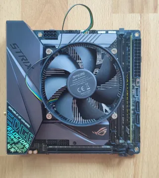 Asus rog strix z390i gaming + i5 8600k+ 16gb RAM 