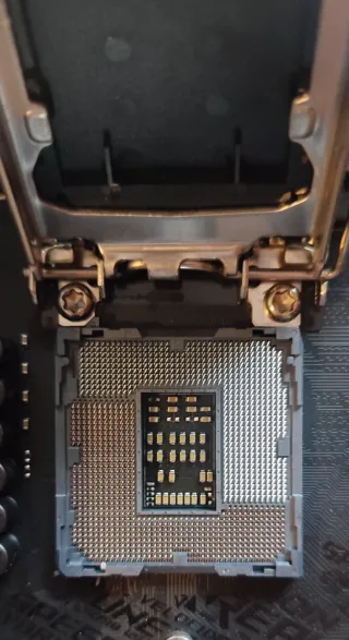 Asus rog strix z390i gaming + i5 8600k+ 16gb RAM 