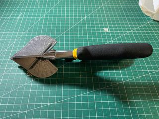 Cortadora de ángulo para molduras