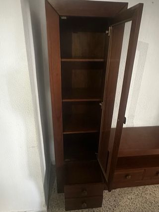 Mueble de salón madera y cristal