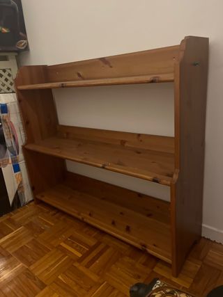 Estantería de madera