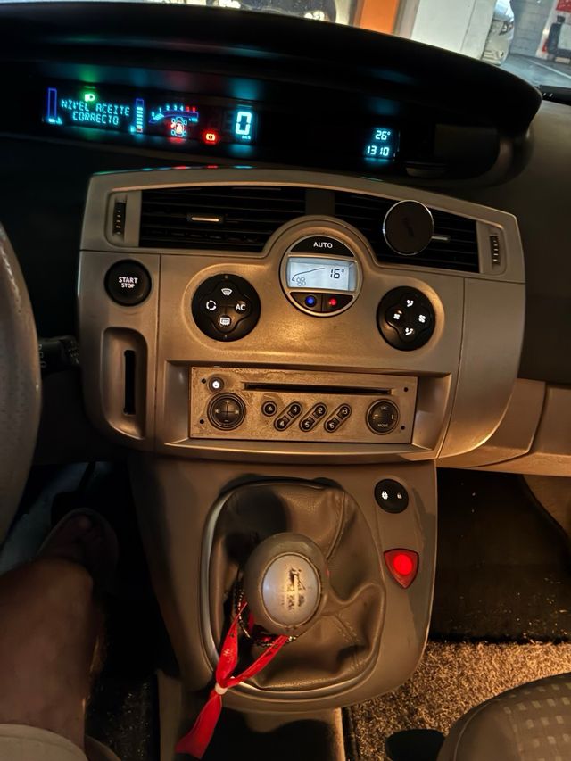 Renault Scenic Previlege 2500€