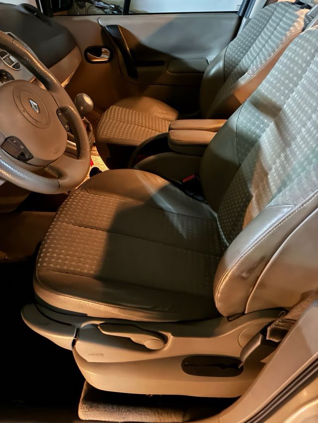 Renault Scenic Previlege 2500€