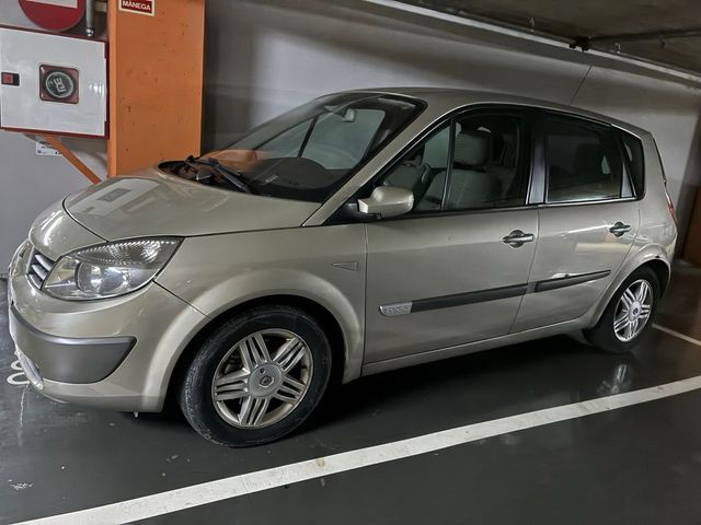 Renault Scenic Previlege 2500€